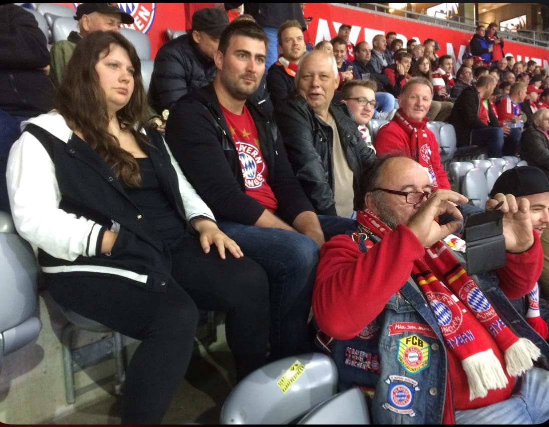 25 Jahre FC Bayern Fanclub Straßkirchen 2000 – Ein Vierteljahrhundert rot-weiße Leidenschaft