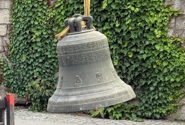 Die älteste Glocke von St. Stephanus auf Reisen – Restauration bei Grassmayr