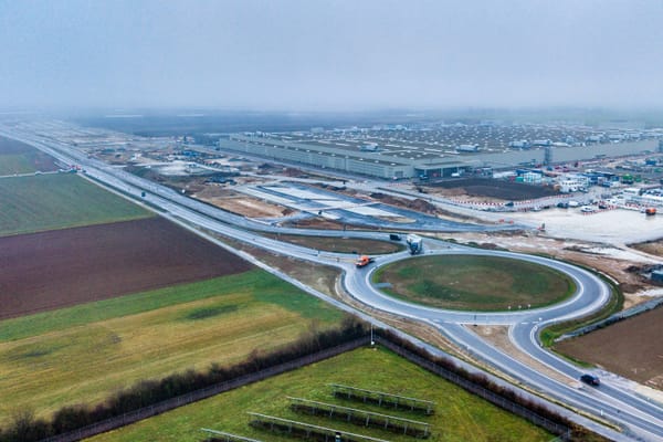 B8 bei Straßkirchen wieder frei: Straßenbaumaßnahmen am BMW-Werk abgeschlossen